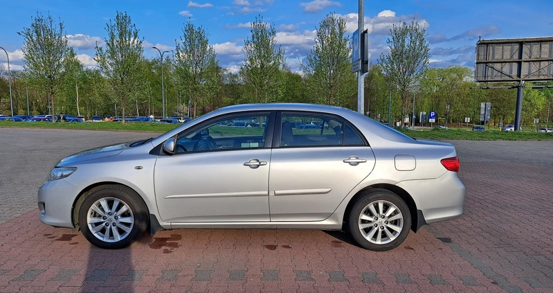 Toyota Corolla cena 19900 przebieg: 195500, rok produkcji 2008 z Katowice małe 254